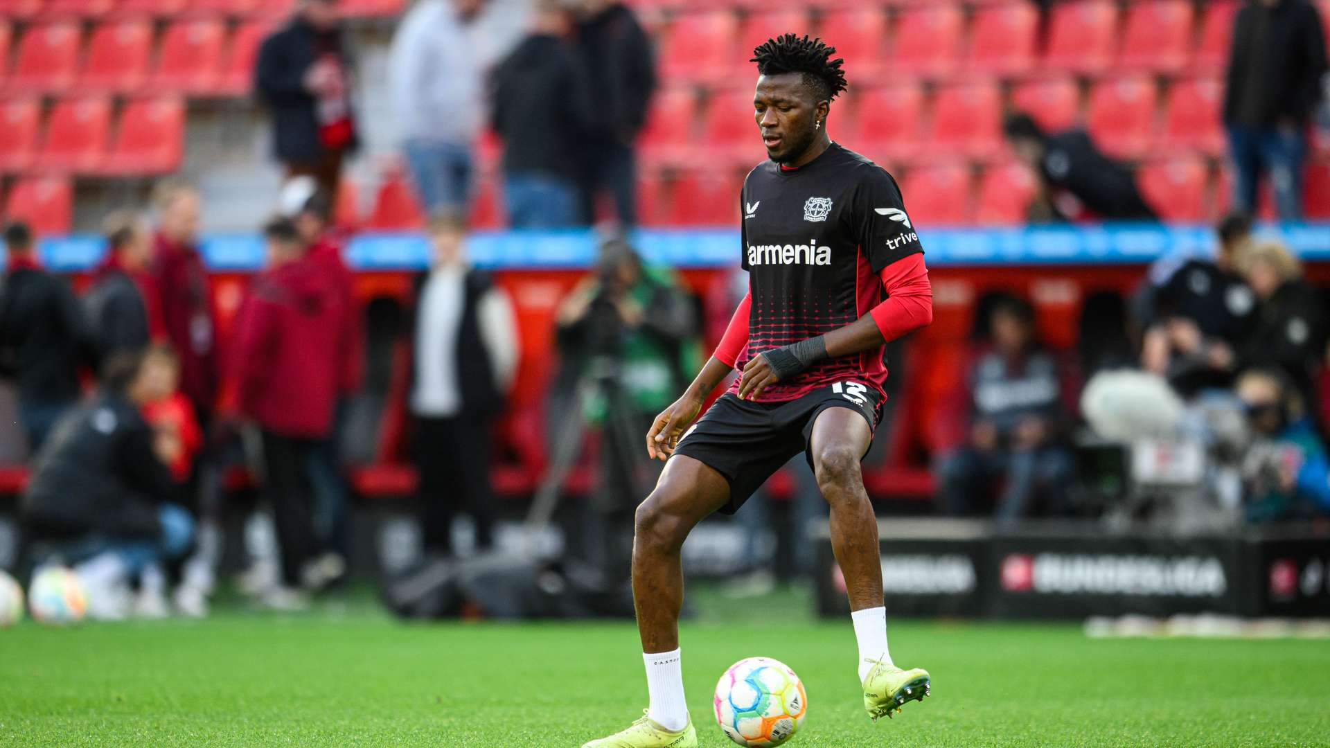 Edmond Tapsoba Abwehr Bayer 04