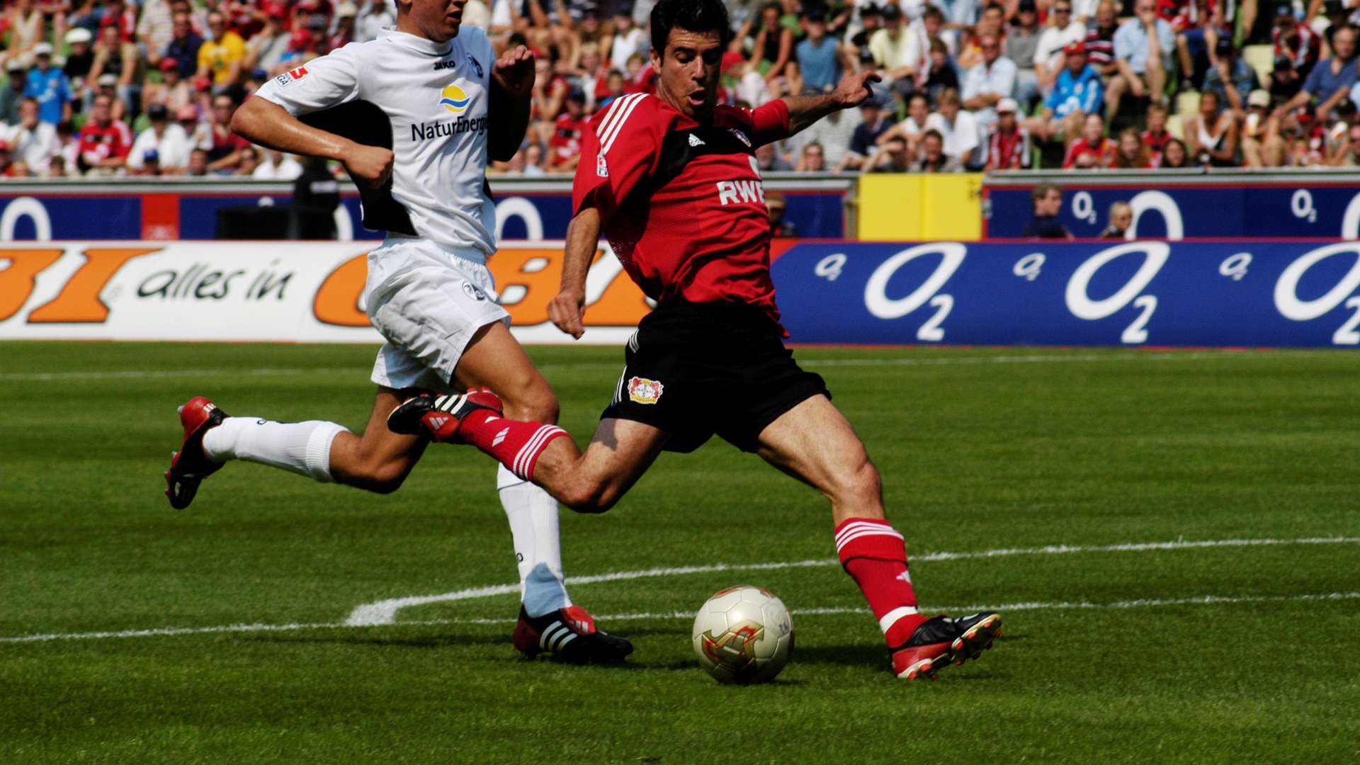2003-08-02_Bayer-Freiburg_15_1-0_Robson_Ponte.jpg
