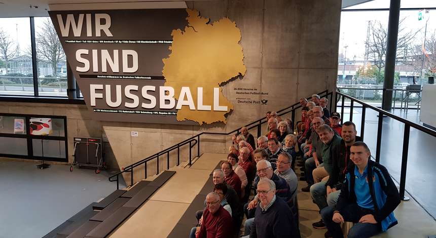 20171109_160649_Besuch_Fussballmuseum_Silberloewen.jpg