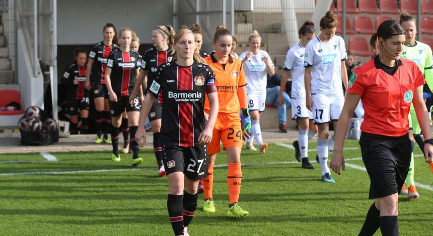 20181103_Frauen_vs_Hoffenheim_Einlaufen_Csiszar.jpg
