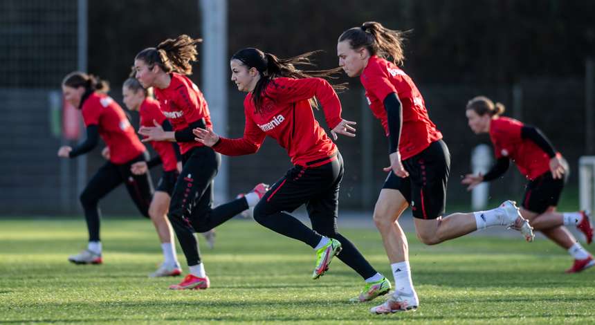 20220202_NB_B04_Frauen_Training_28159.jpg