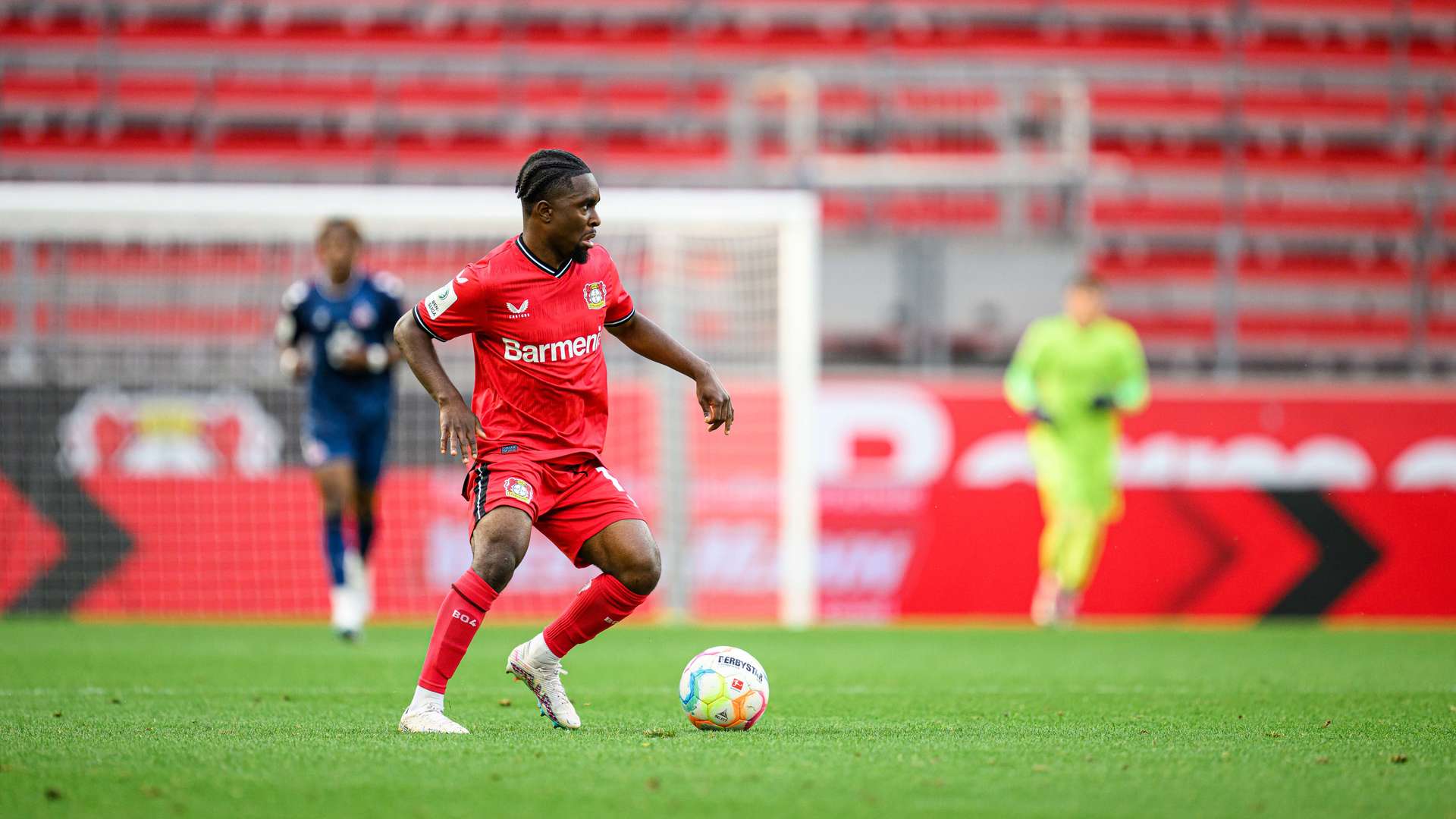 Nachwuchs Kanga mit Schwedens U18 unterwegs Bayer04.de