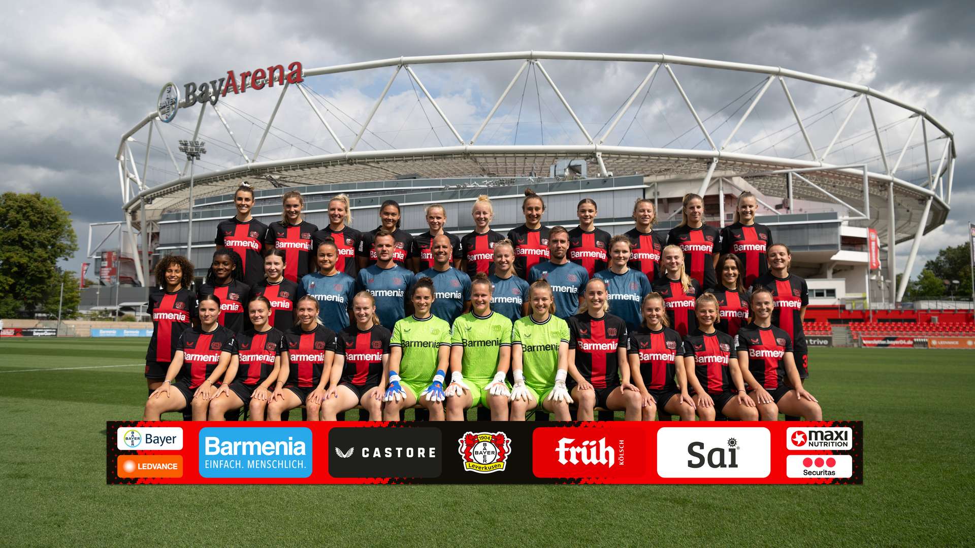 Mannschaftsfoto Bayer 04-Frauen