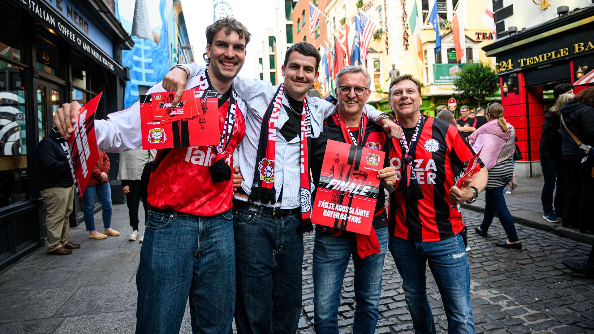 Bayer 04-Fans in Dublin