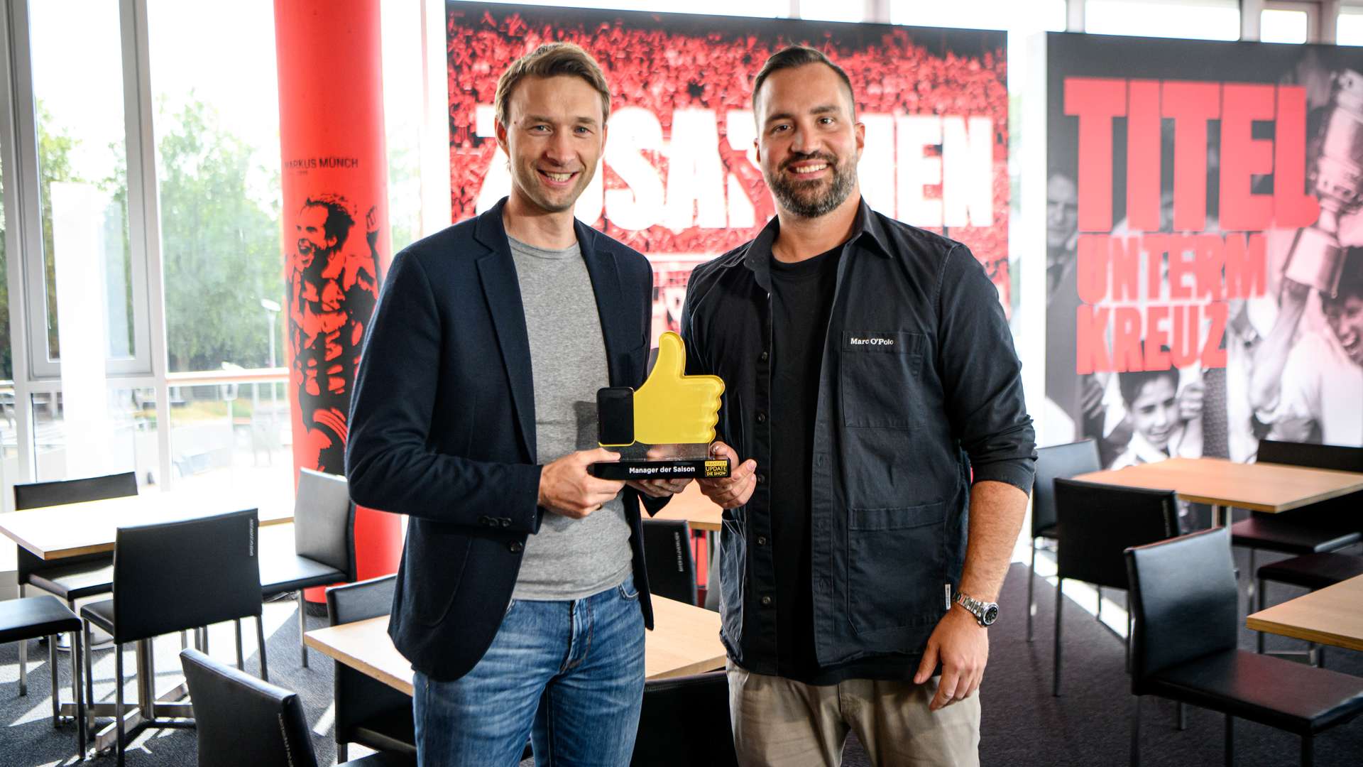 „Stellvertretend für ein tolles Team“: Rolfes erhält Manager ...