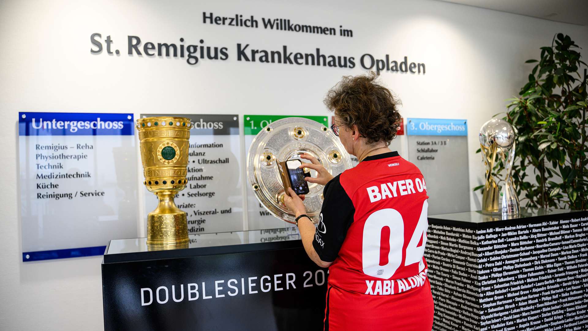 Trophäen im St. Remigius Krankenhaus Opladen