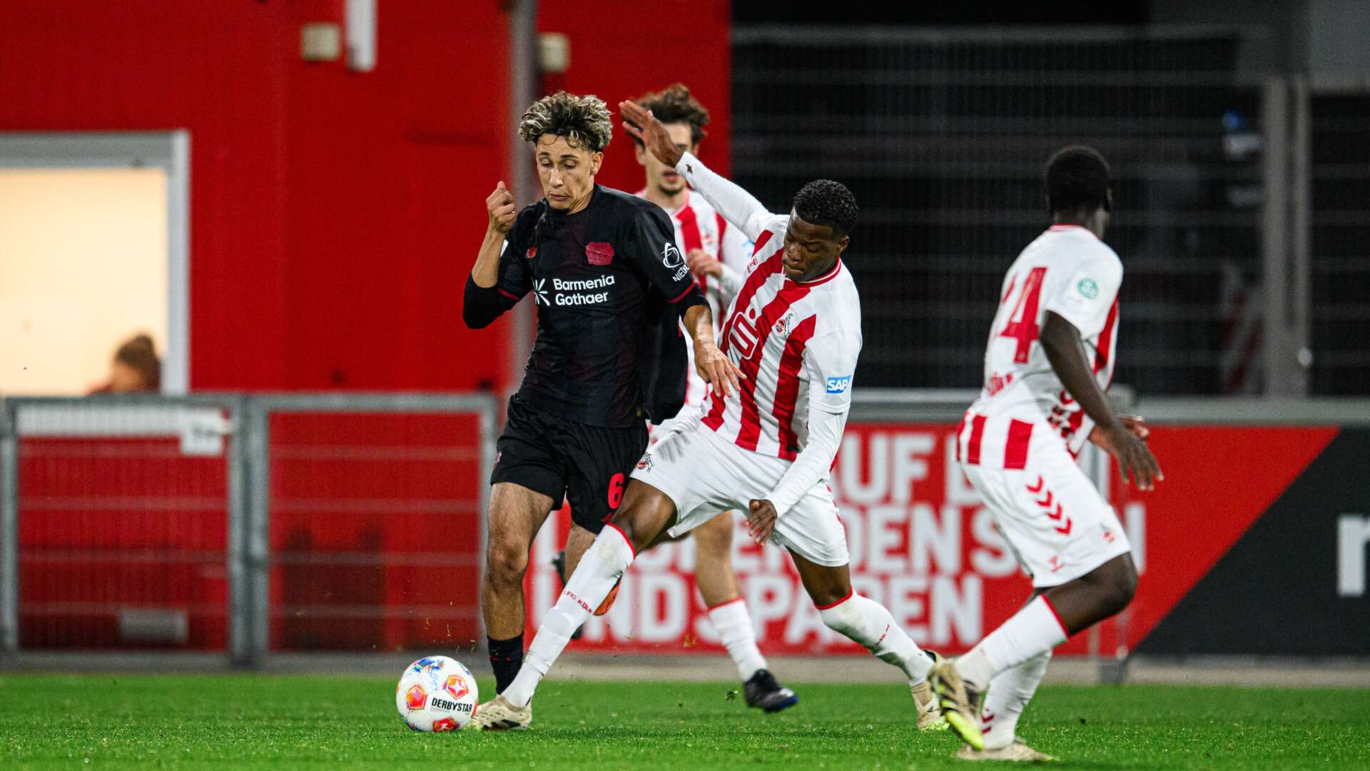 U17-Derby: Bayer 04 gegen den 1. FC Köln