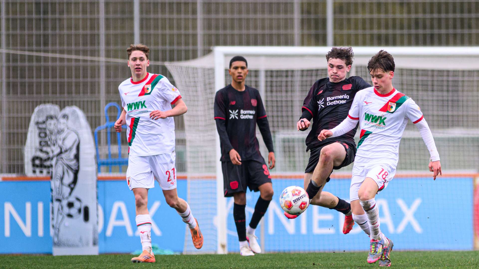 Kein Lohn für den großen Kampf: Die U17 von Bayer 04 musste sich dem FC Augsburg geschlagen geben.