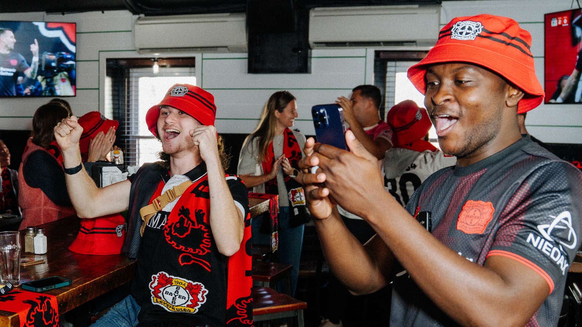 Bayer 04-Fans in Boston