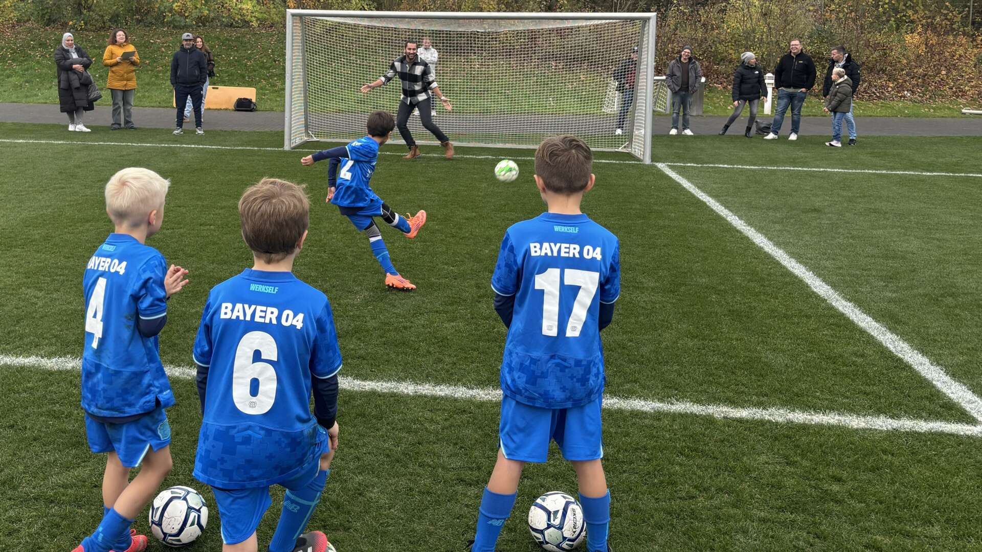 Eltern ins Tor gegen Hunger in der Welt