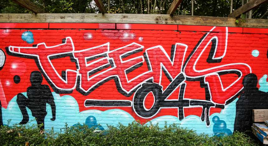 Graffiti_Teens04.jpg