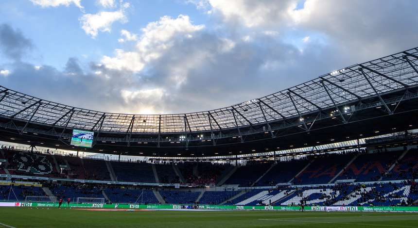 Hannover_Stadion_HDIArena.jpg