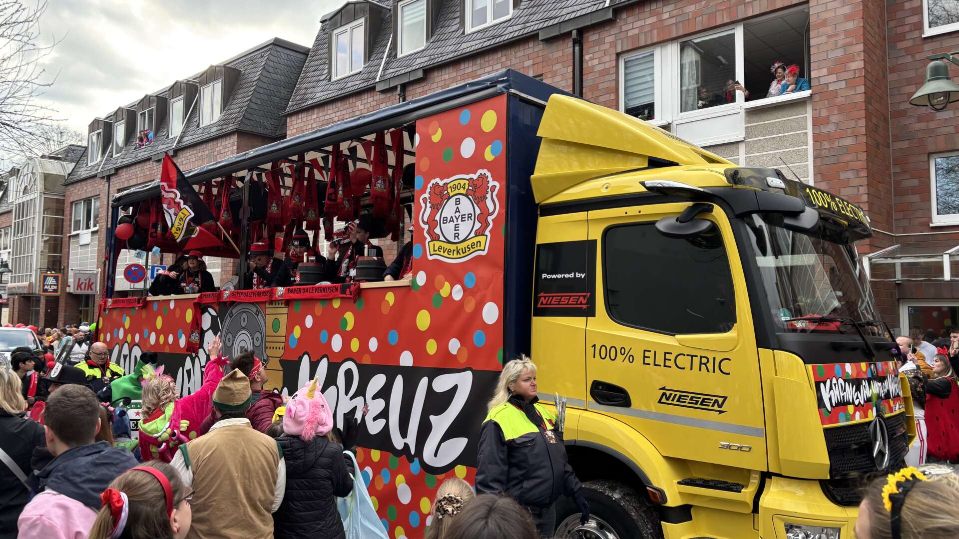 Bayer 04-Karnevalswagen