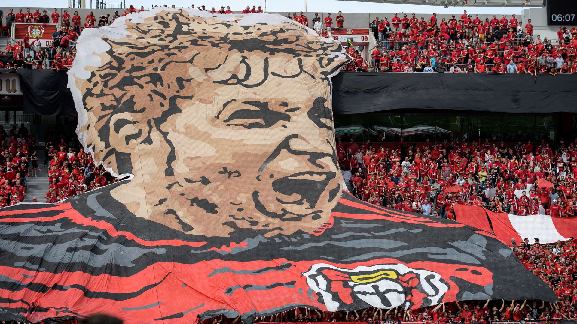 Kiessling_Choreo_Bayer_04_Fans.jpg