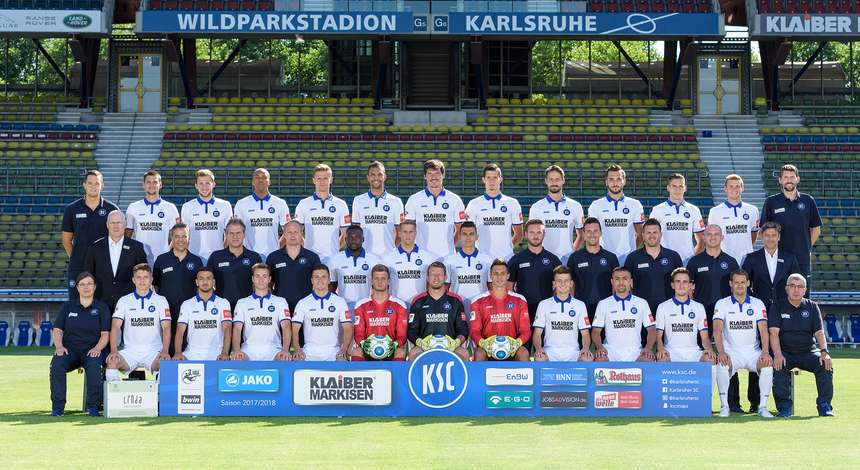 Mannschaftsfoto_Karlsruher_SC.jpg