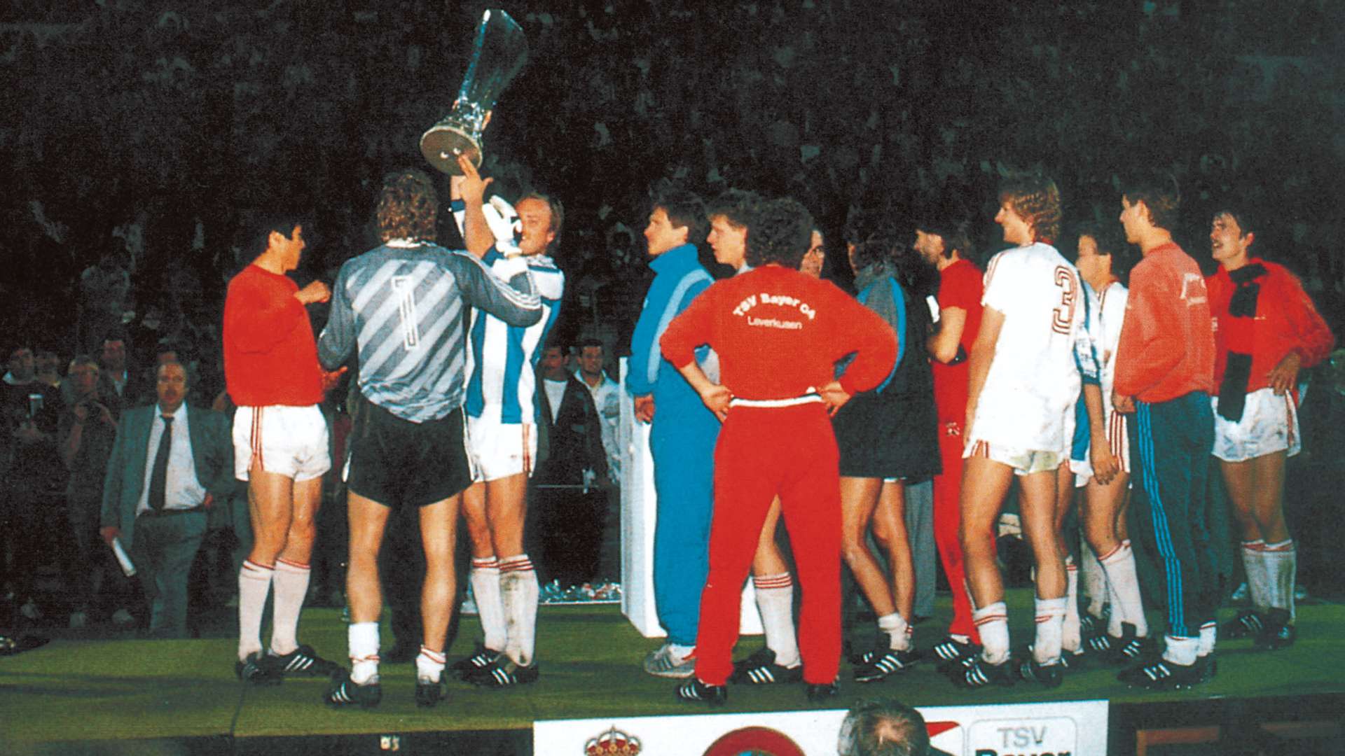 UEFA_Cup_Pokalsieg_1988_Finale_05.jpg