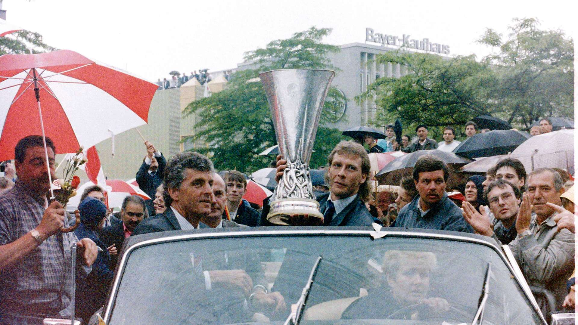 UEFA_Cup_Pokalsieg_1988_Finale_10.jpg