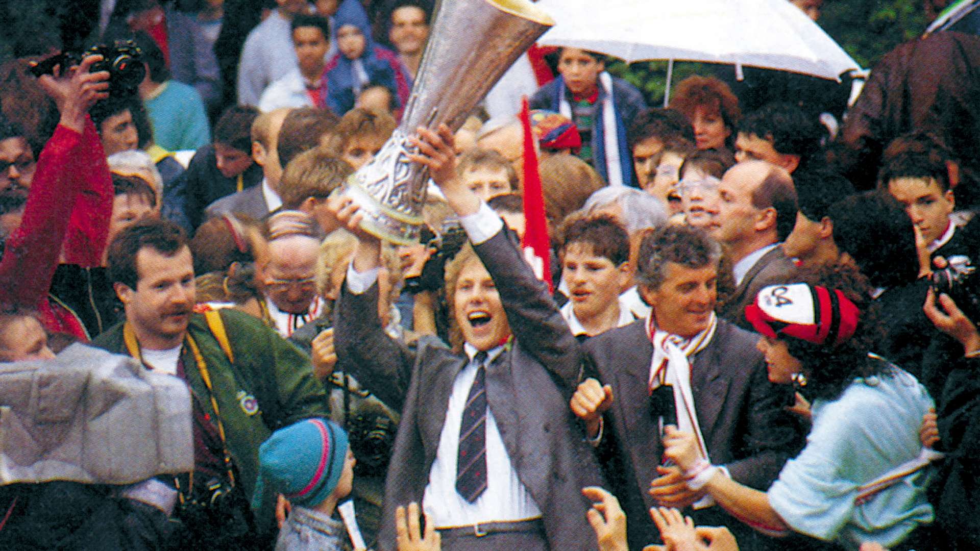 UEFA_Cup_Pokalsieg_1988_Finale_12.jpg