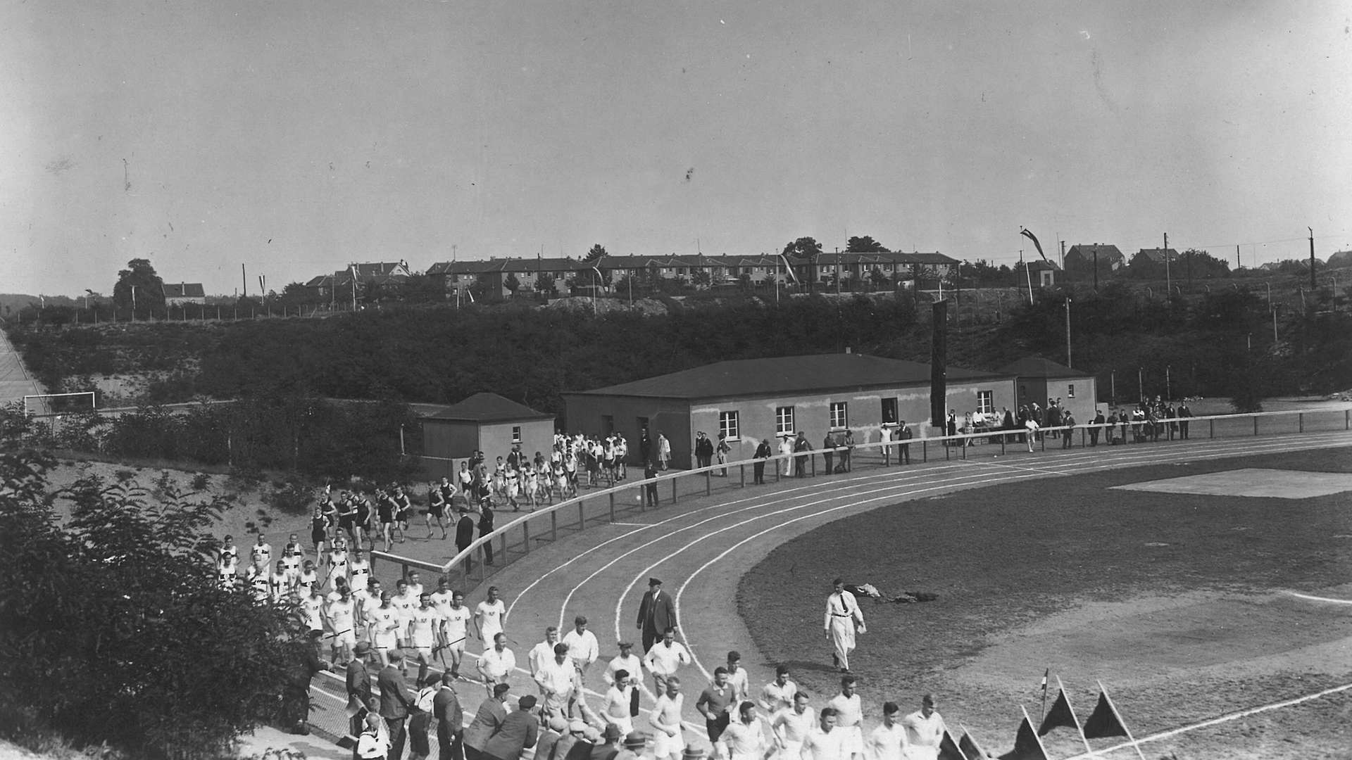 crop_1927-06-12_Manforter_Stadion_Eroeffnung.jpg