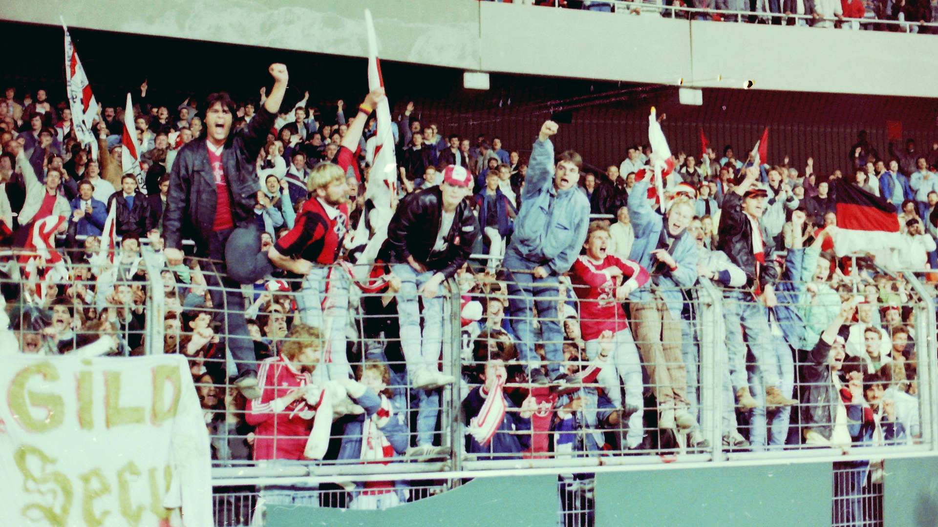 crop_19880420_Fans_23.jpg