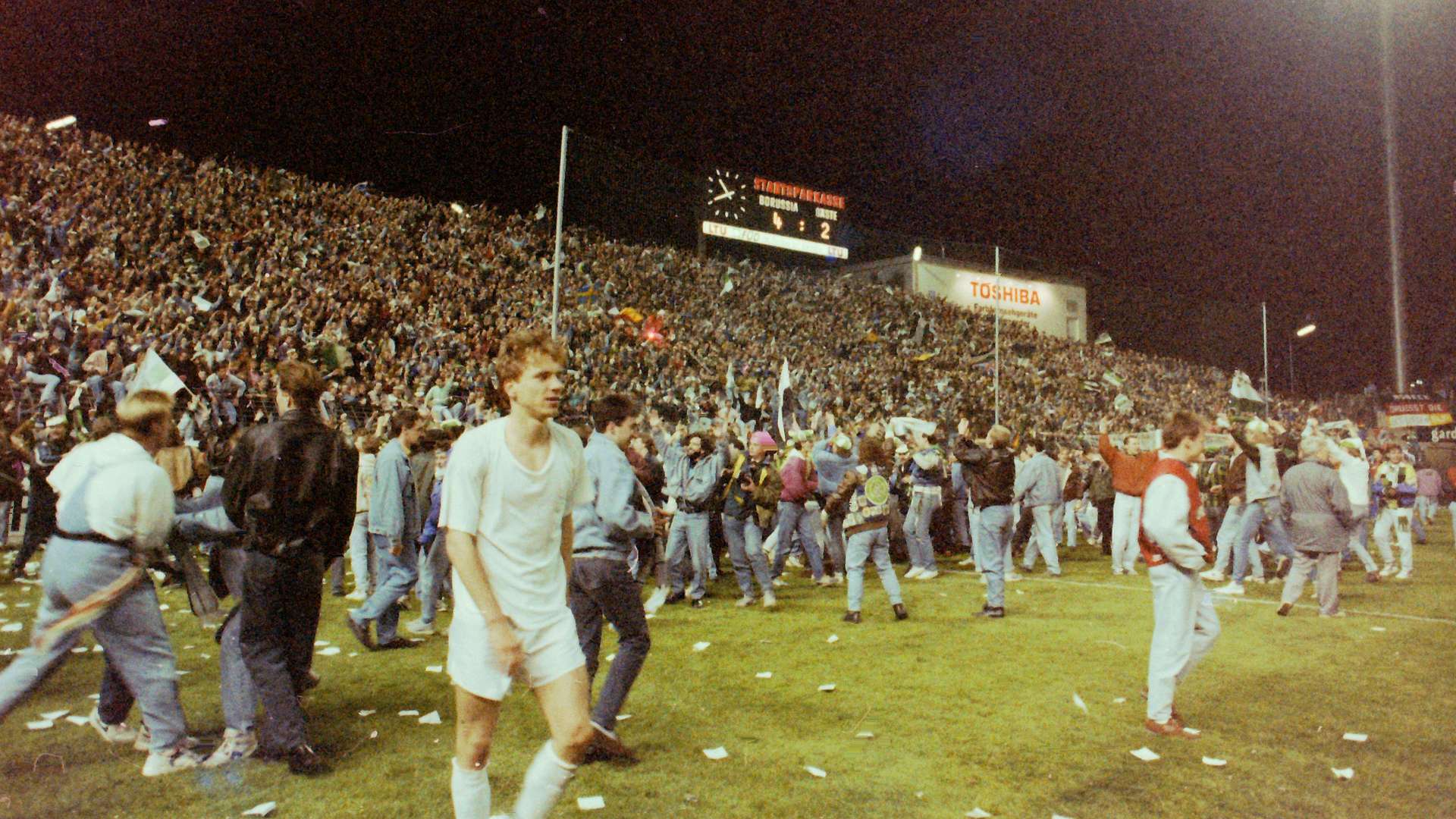 crop_19920407_BMG_B04_037_Borussia-Kurv.jpg