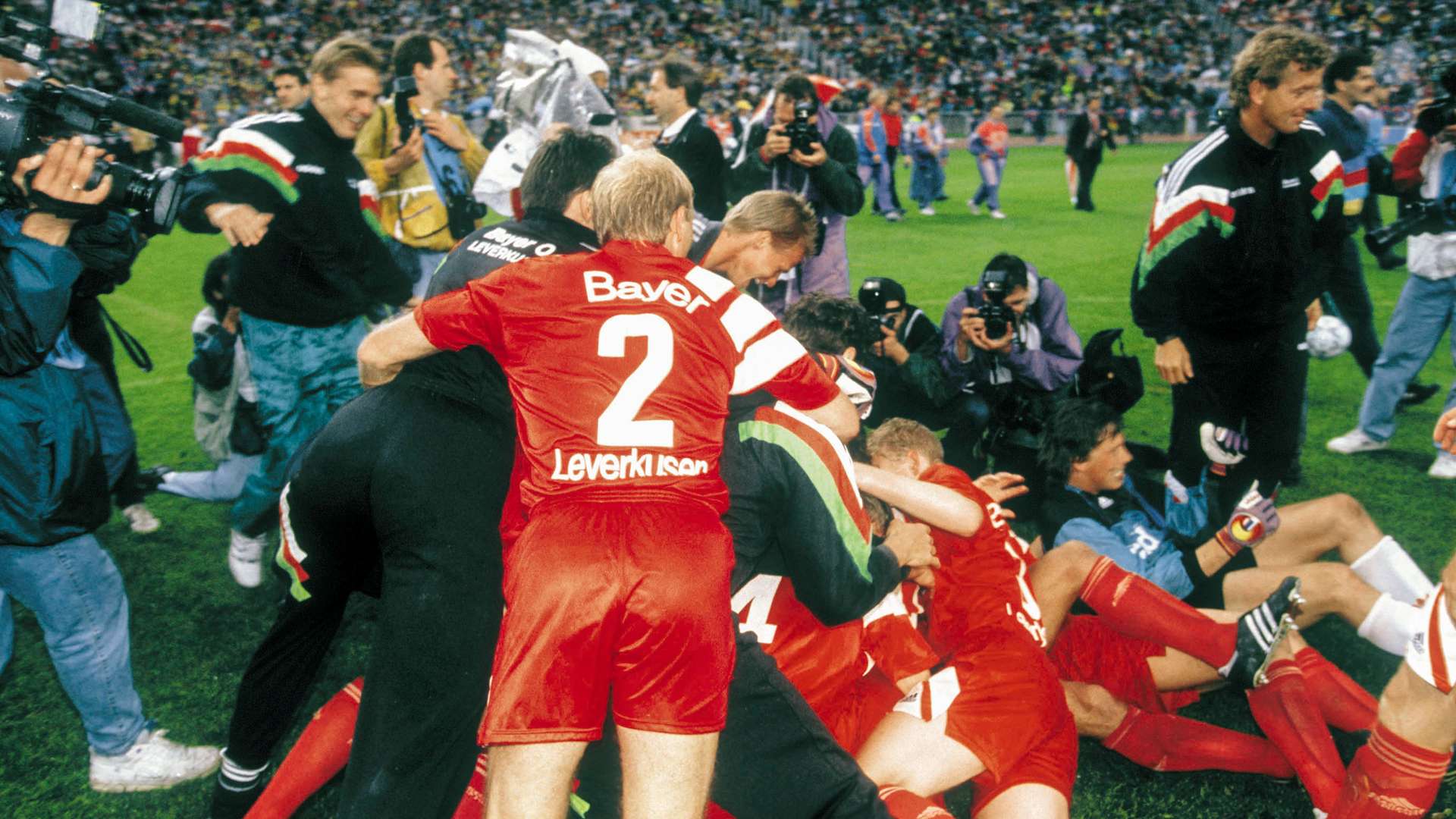 crop_19930612_151_Mannschaft_Jubel.jpg
