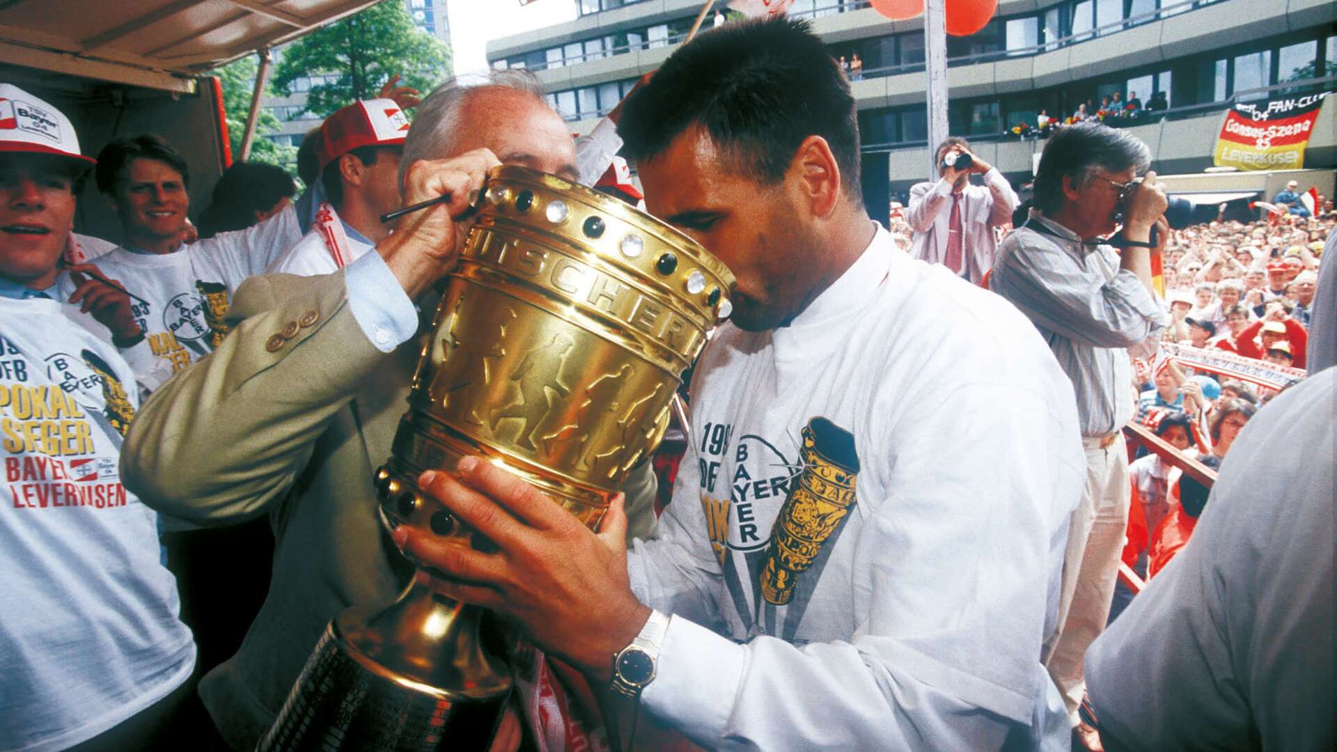 Ulf Kirsten nach dem DFB-Pokalsieg 1993