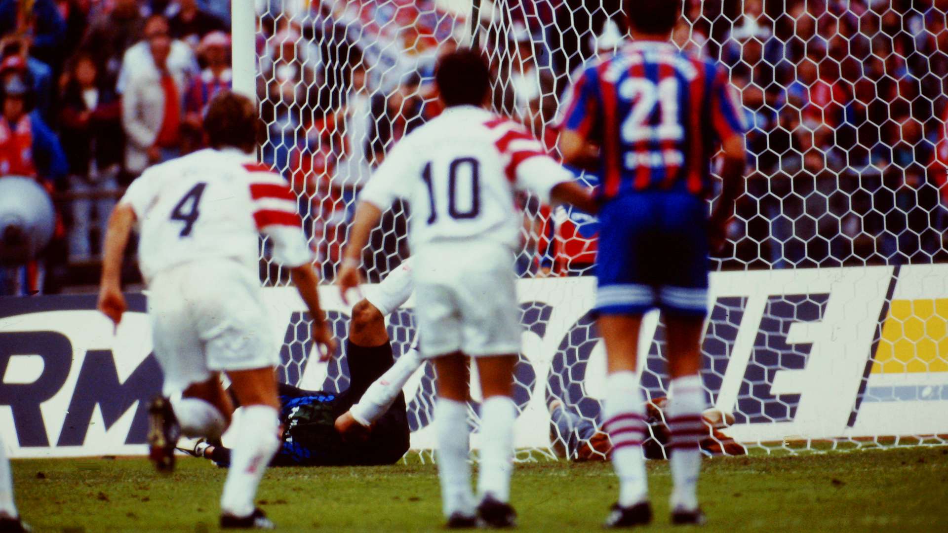 crop_19950923_90_1_0_Klinsmann_Woerns_4_Hubner_10_Heinen_2.jpg