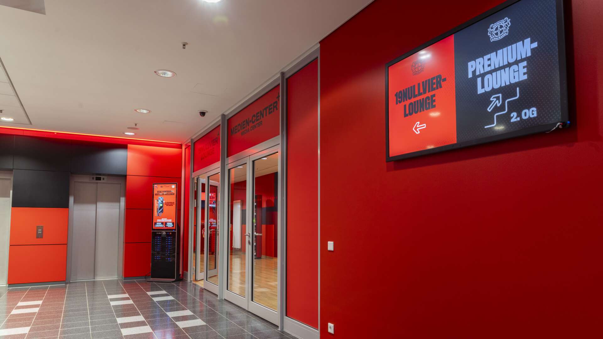 19zerofour Lounge VIP West entrance