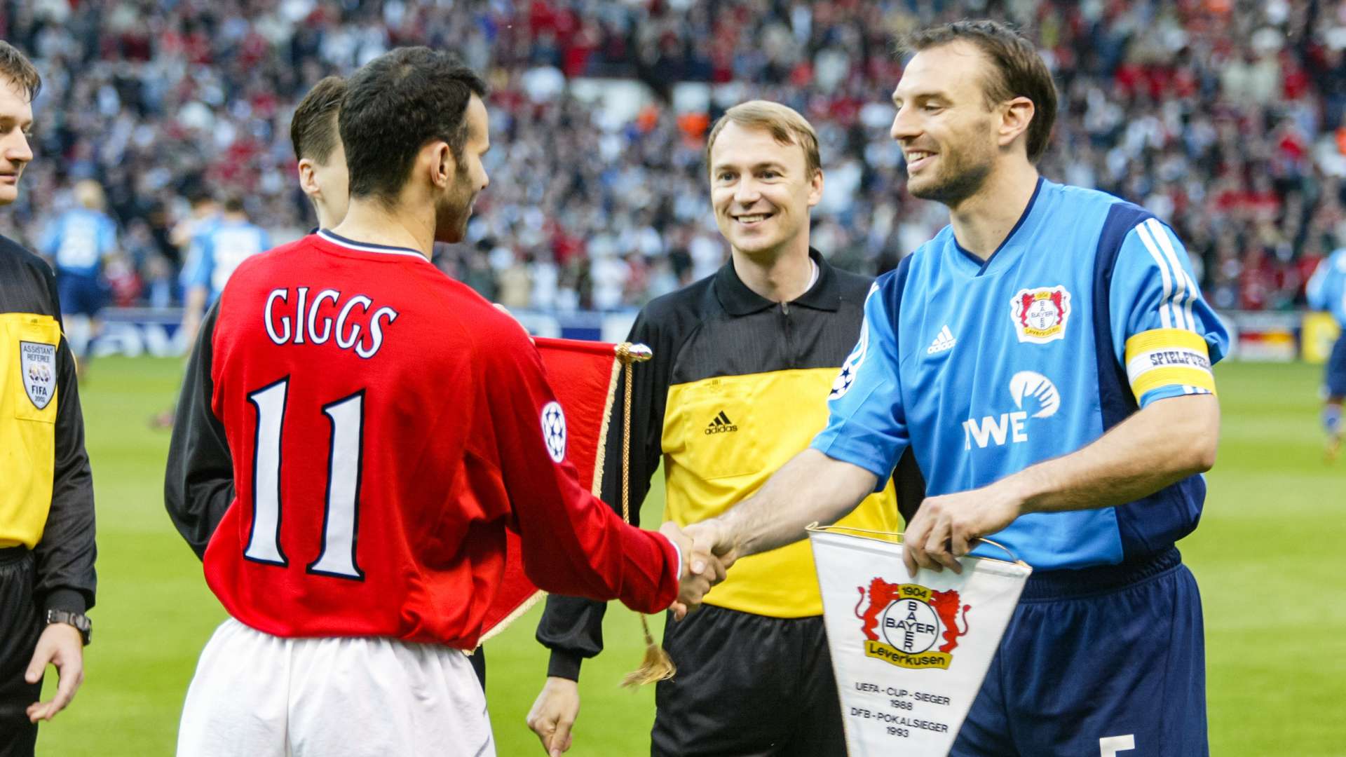 Jens Nowotny y Ryan Giggs