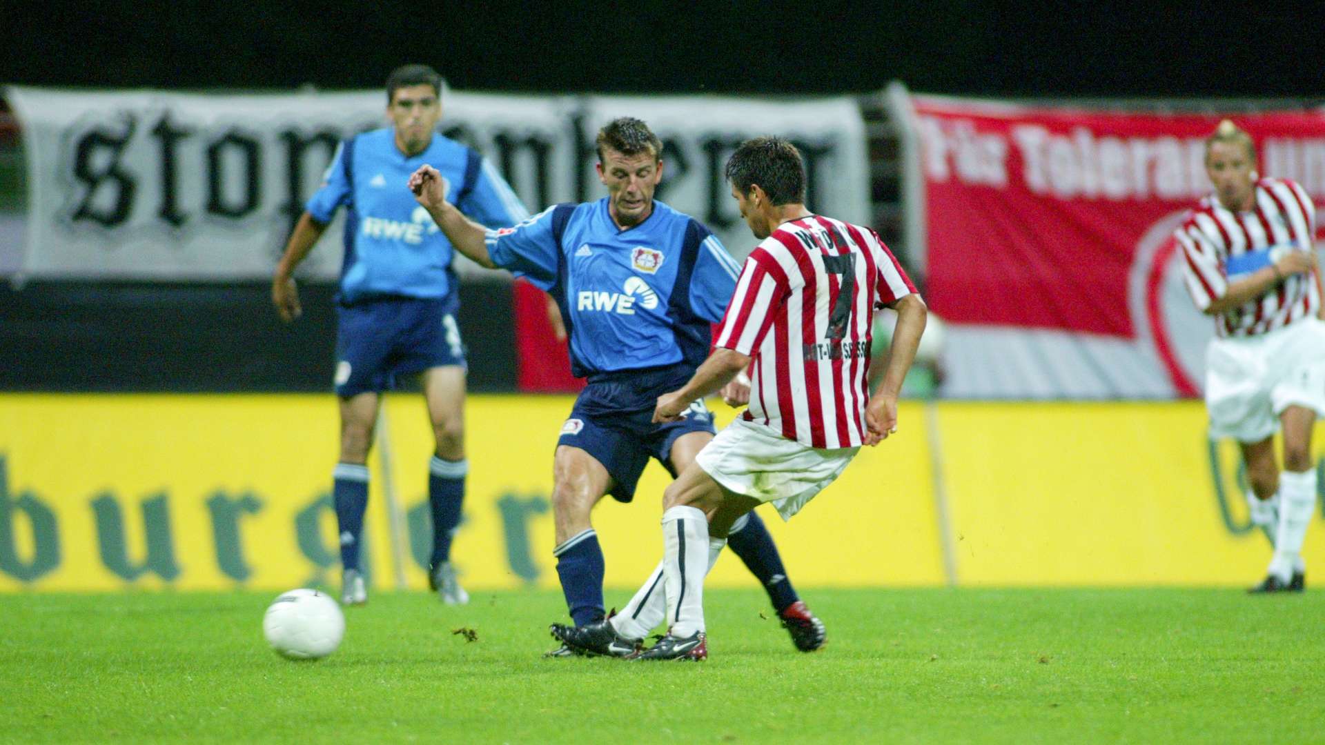 crop_20020901_RWE_B04_005.jpg