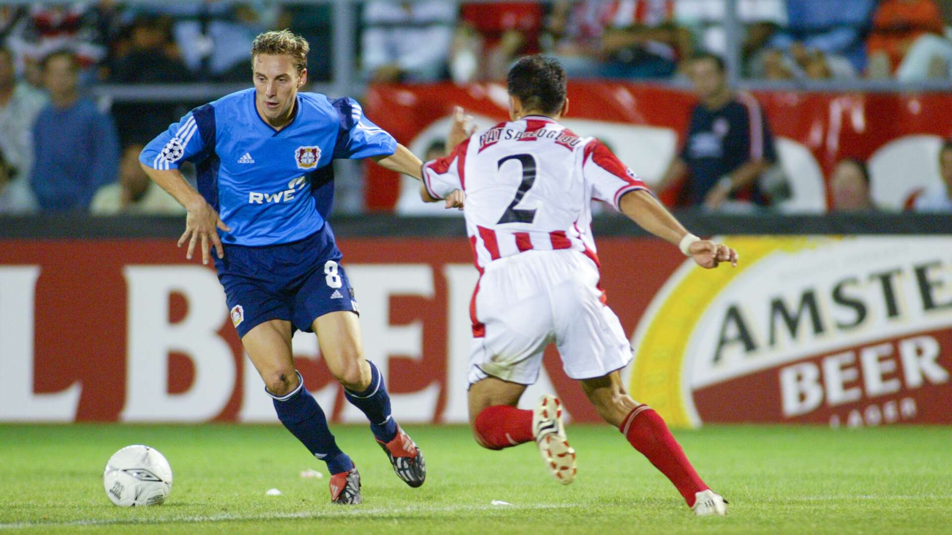 Jan Simak beim letzten Auswärtsspiel der Werkself bei Olympiakos Piräus