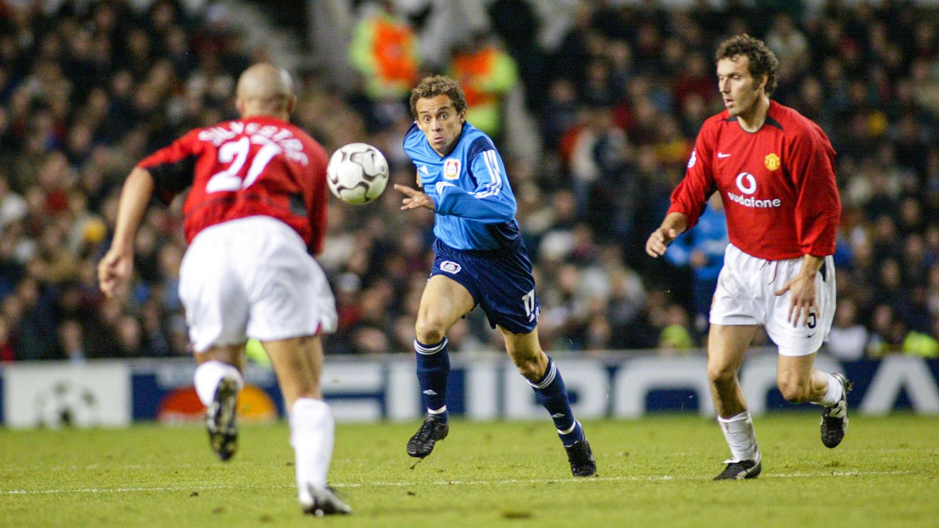 crop_20021113_MANU_B04_0022.jpg