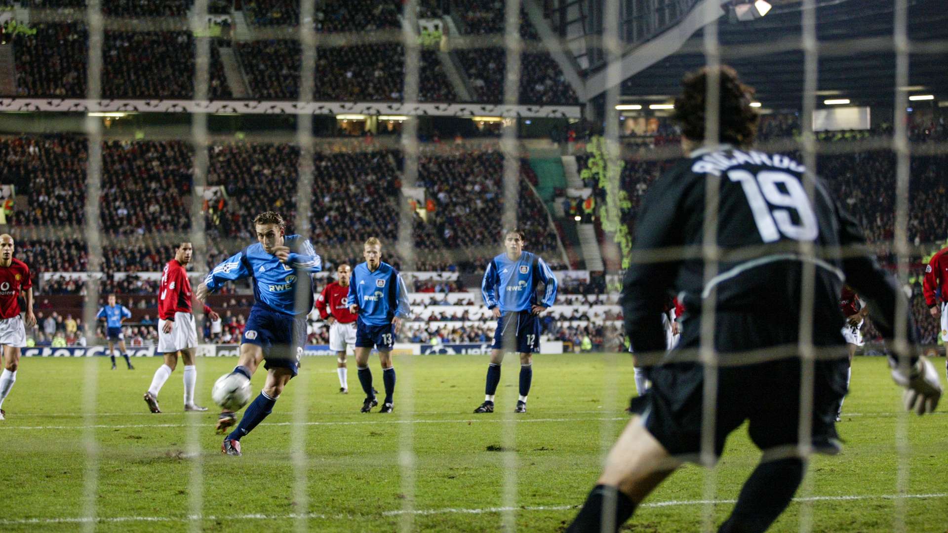 crop_20021113_MANU_B04_0027.jpg