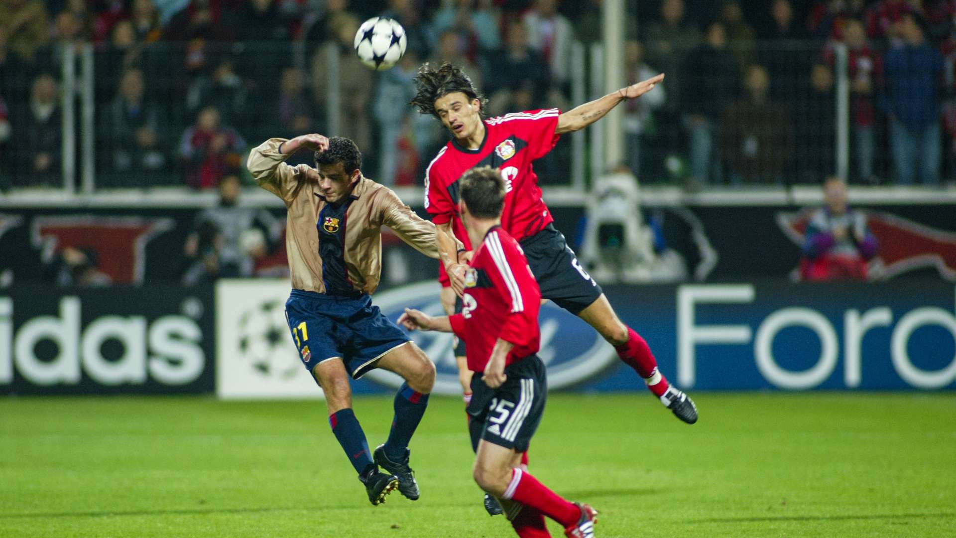 crop_20021127_B04_FCB_0033.jpg