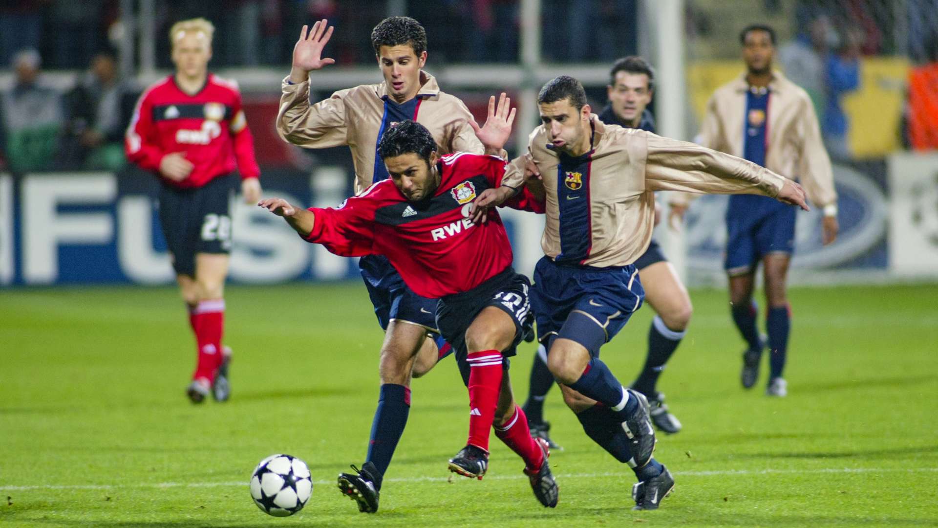 crop_20021127_B04_FCB_007.jpg