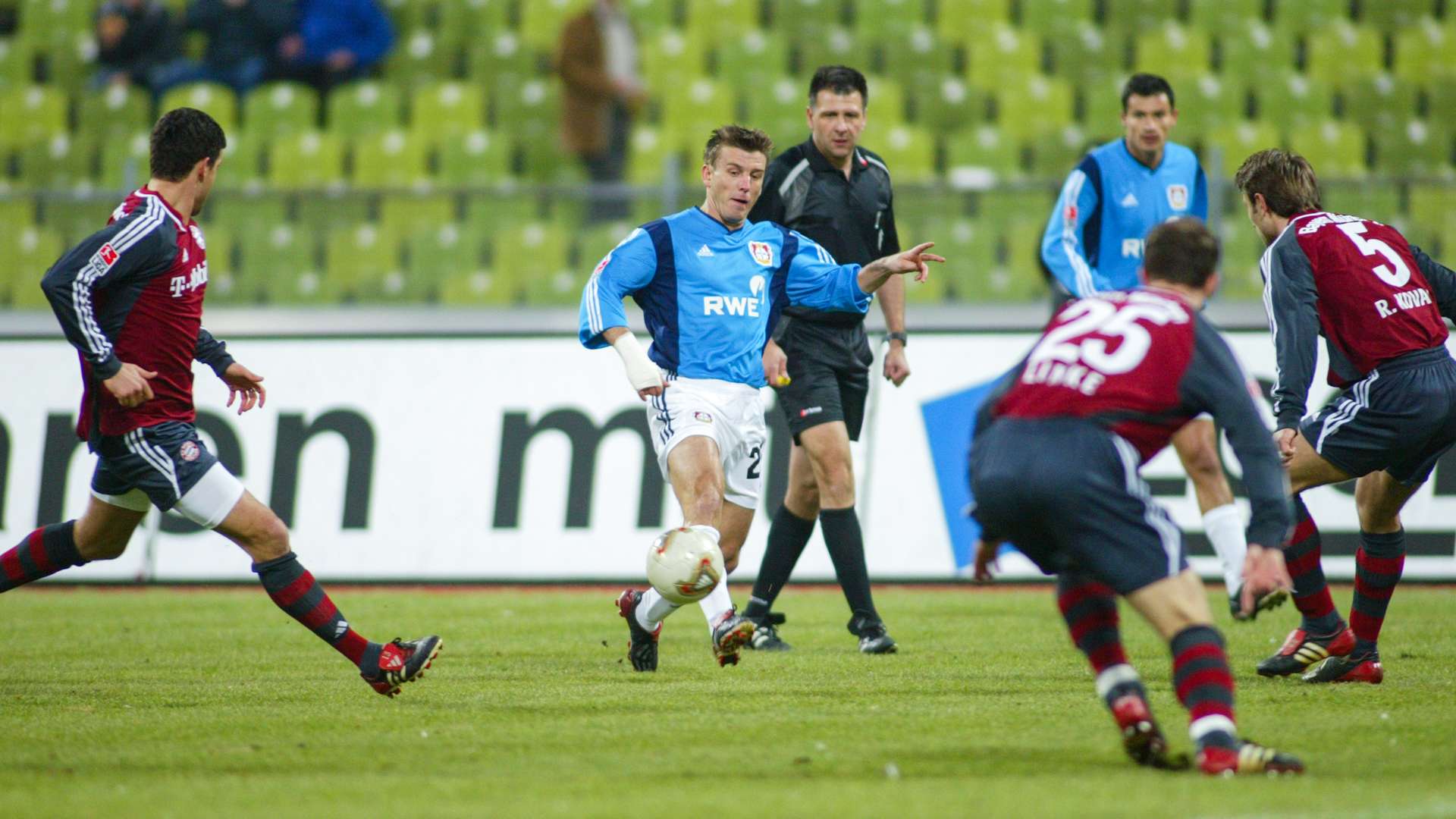 crop_20030305_FCB_B04_002.jpg