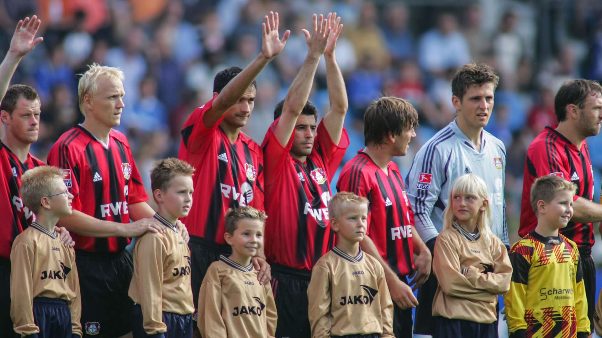 Jacek Krzynowek, Carsten Ramelow, Marko Babic, Robson Ponte, Bernd Schneider, Hans-Jörg Butt und Jens Nowotny (v.l.).