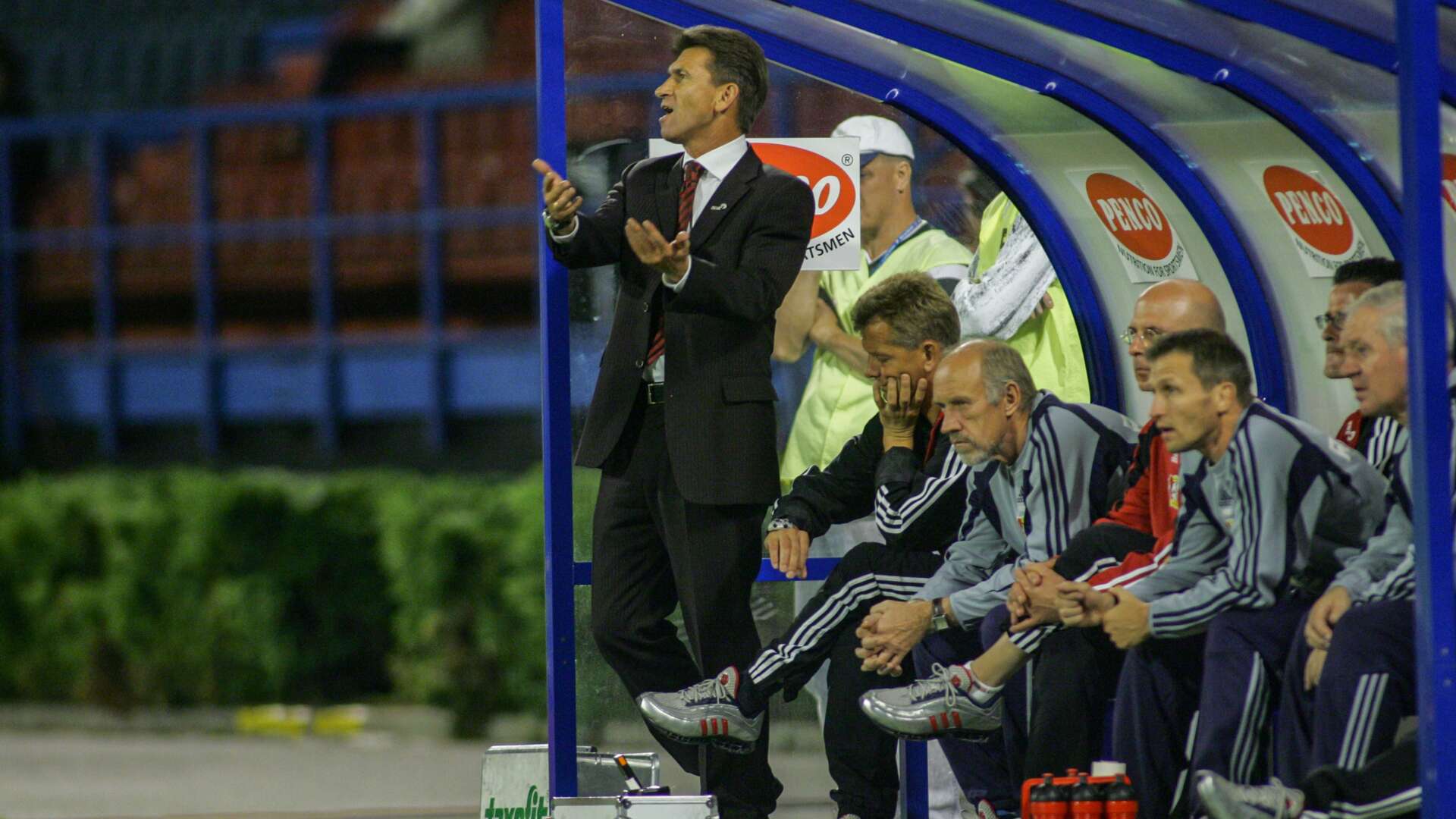 Trainerbank von Bayer 04