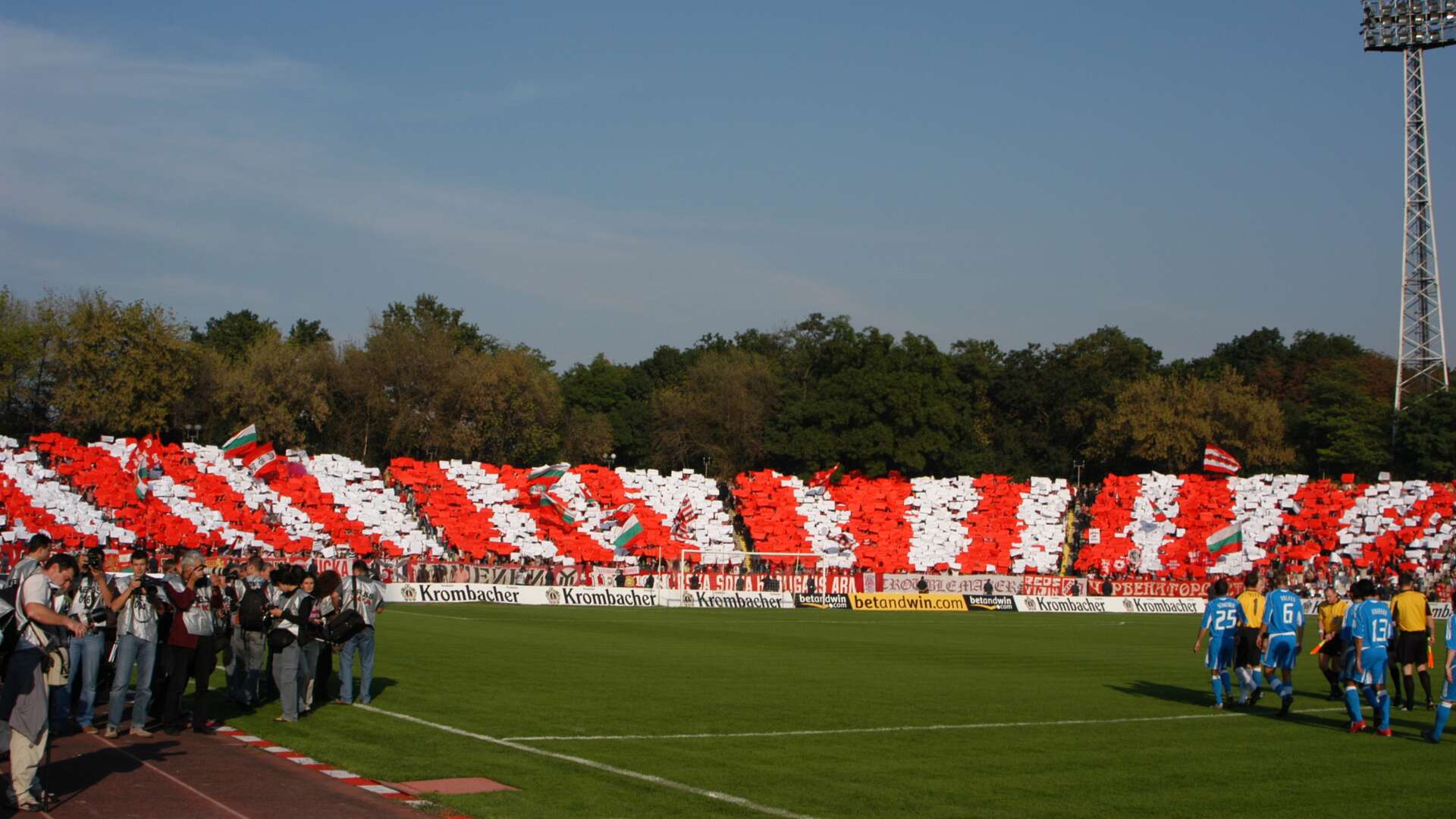 crop_20050Werkself im Balgarska Armija-Stadion in Bulgarien