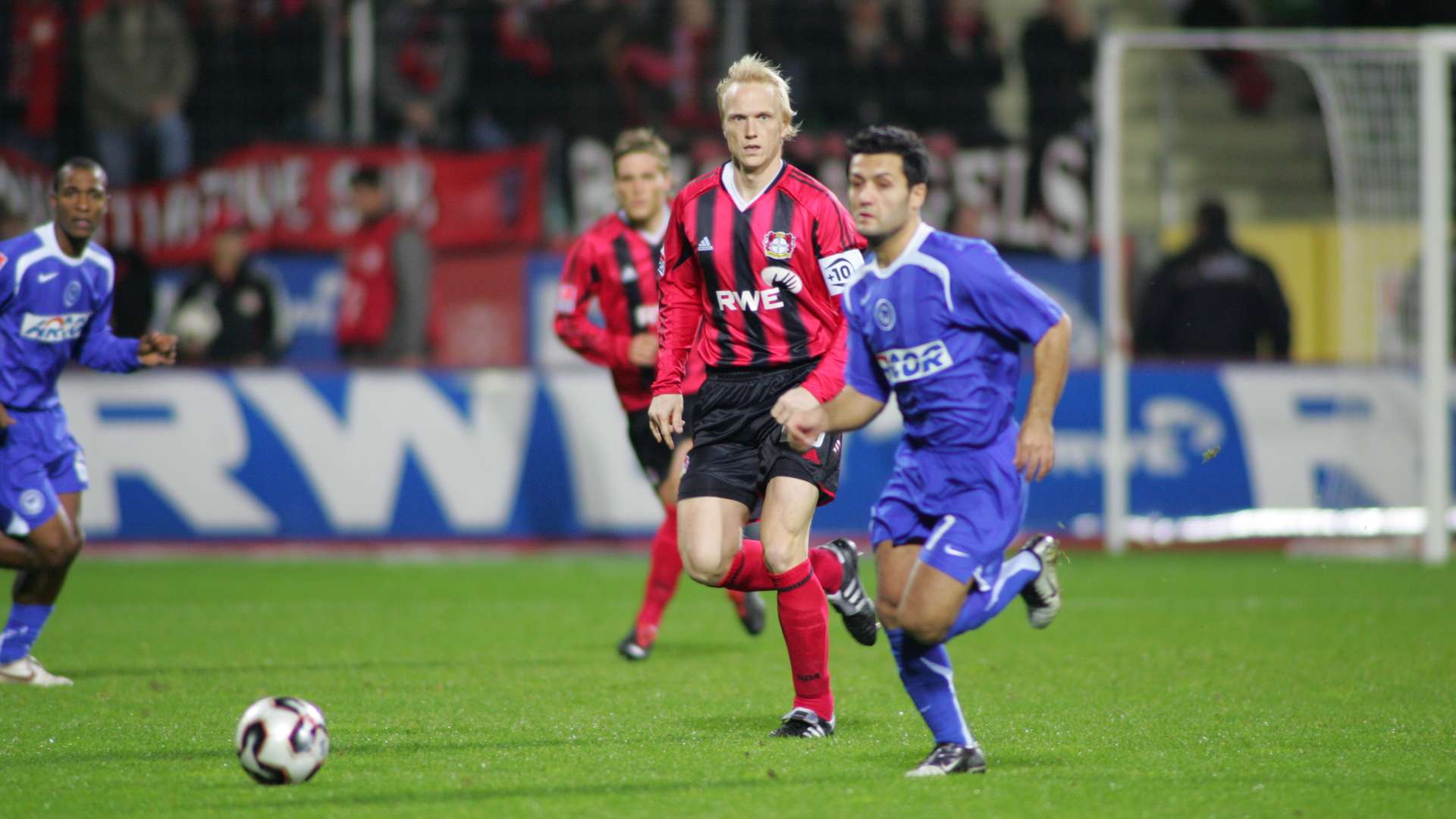 crop_20051204_B04_BSC_001.jpg