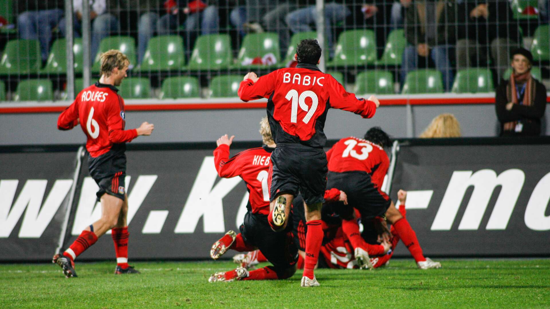 Werkself beim Torjubel