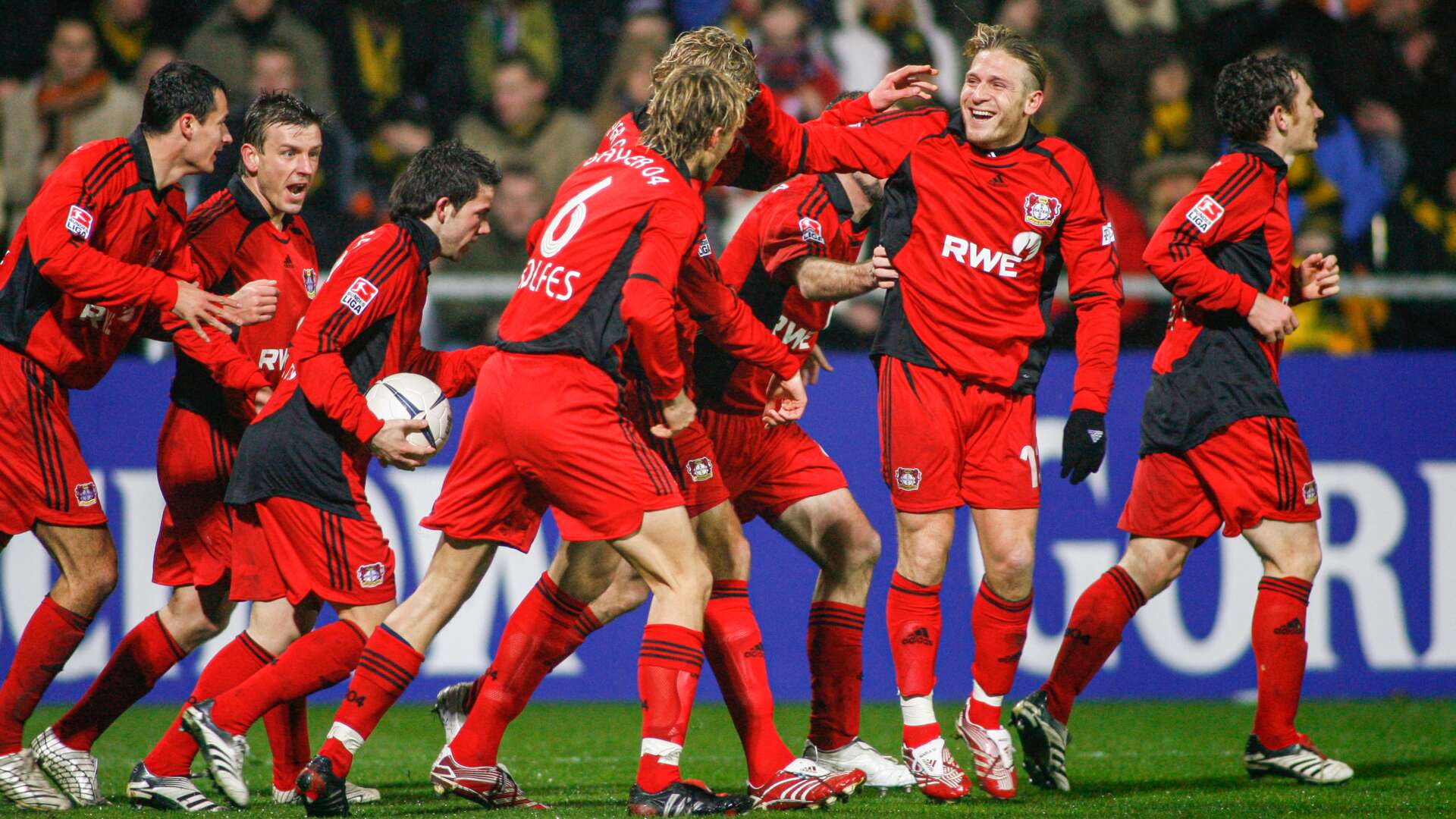 Werkself beim Torjubel