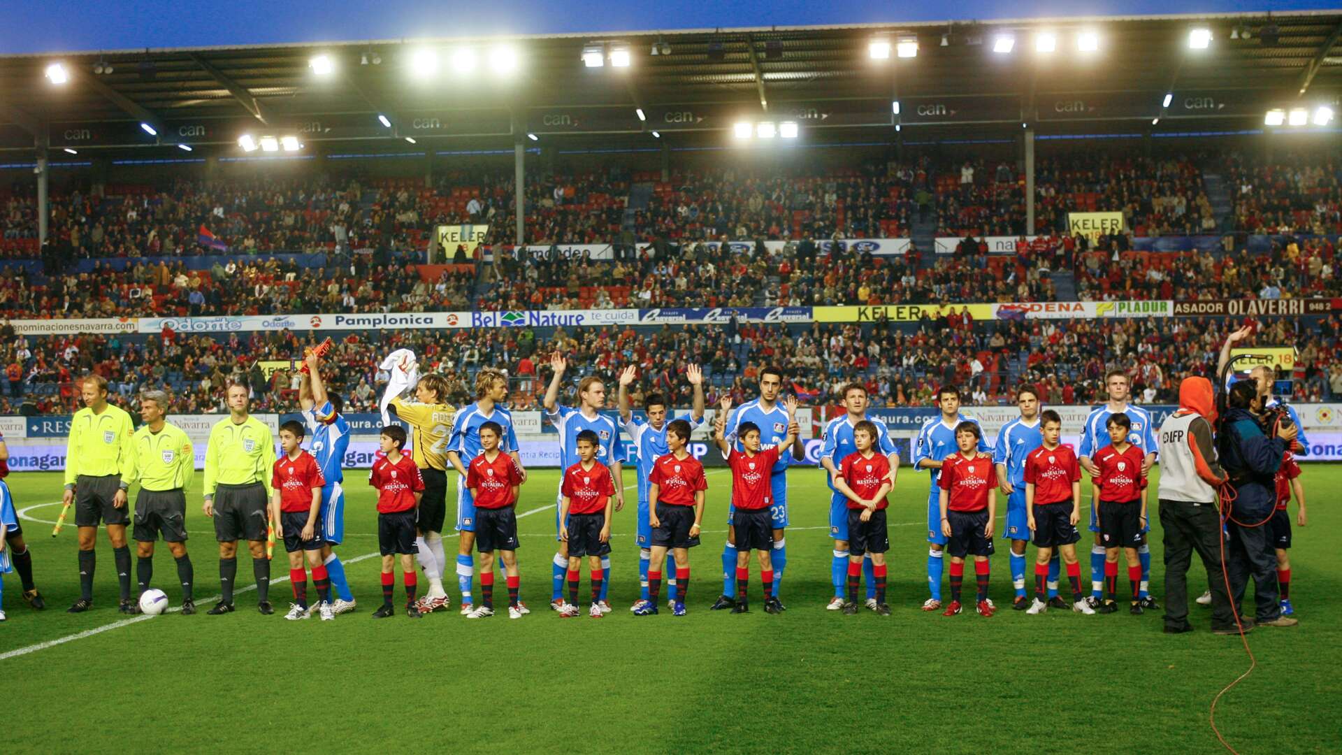 Werkself vor dem Spiel im Stadion Reyna de Navarra in Pamplona