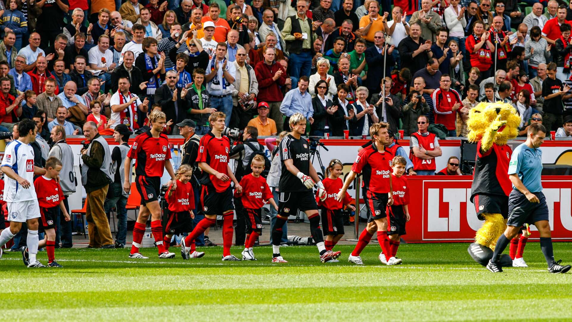 Werkself beim Einlaufen