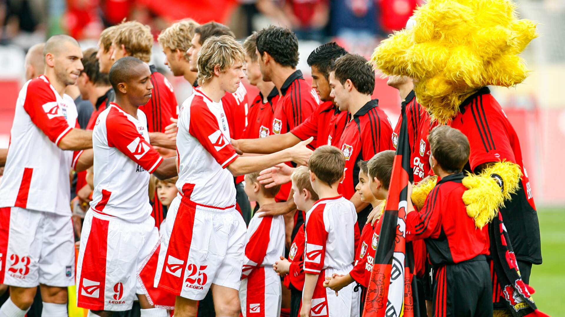 Werkself und Uniao Leiria