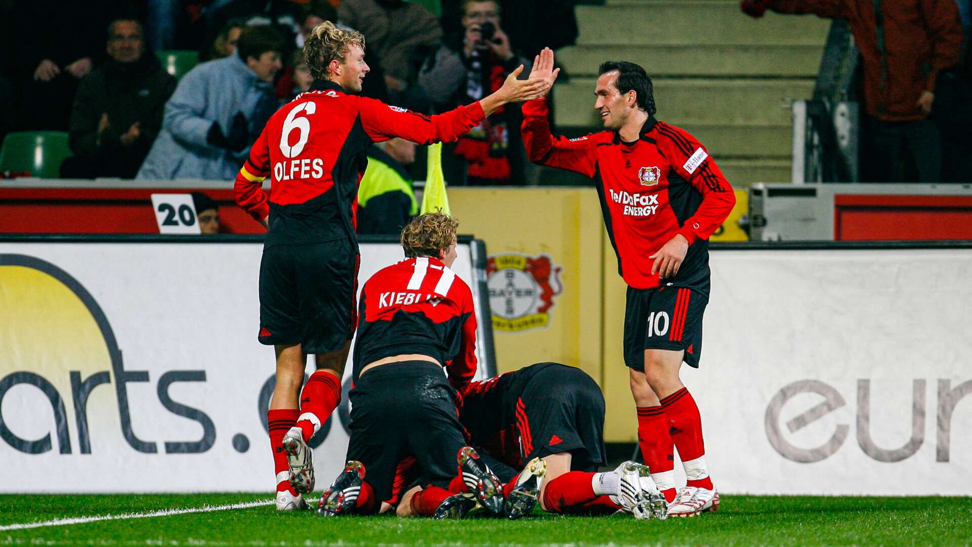 Werkself beim Torjubel