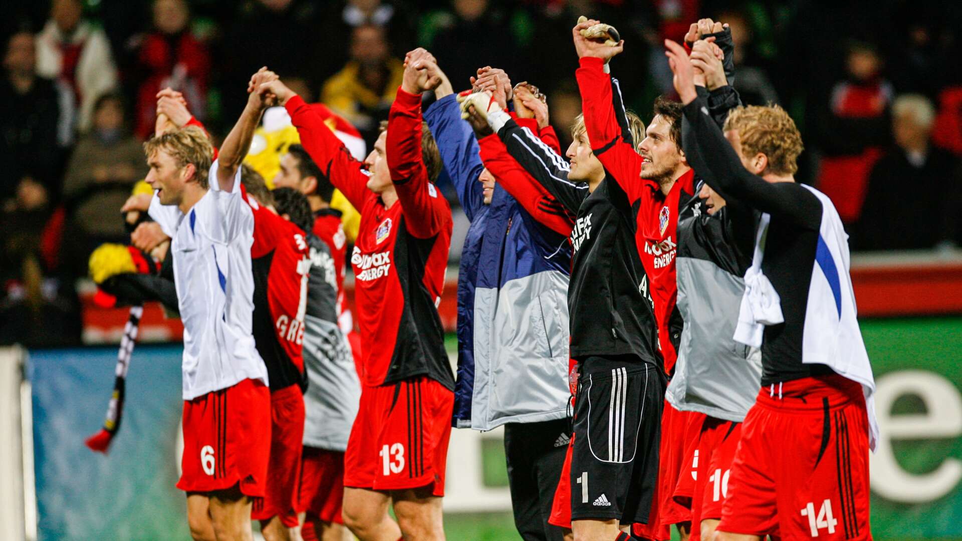 Werkself feiert mit den Fans