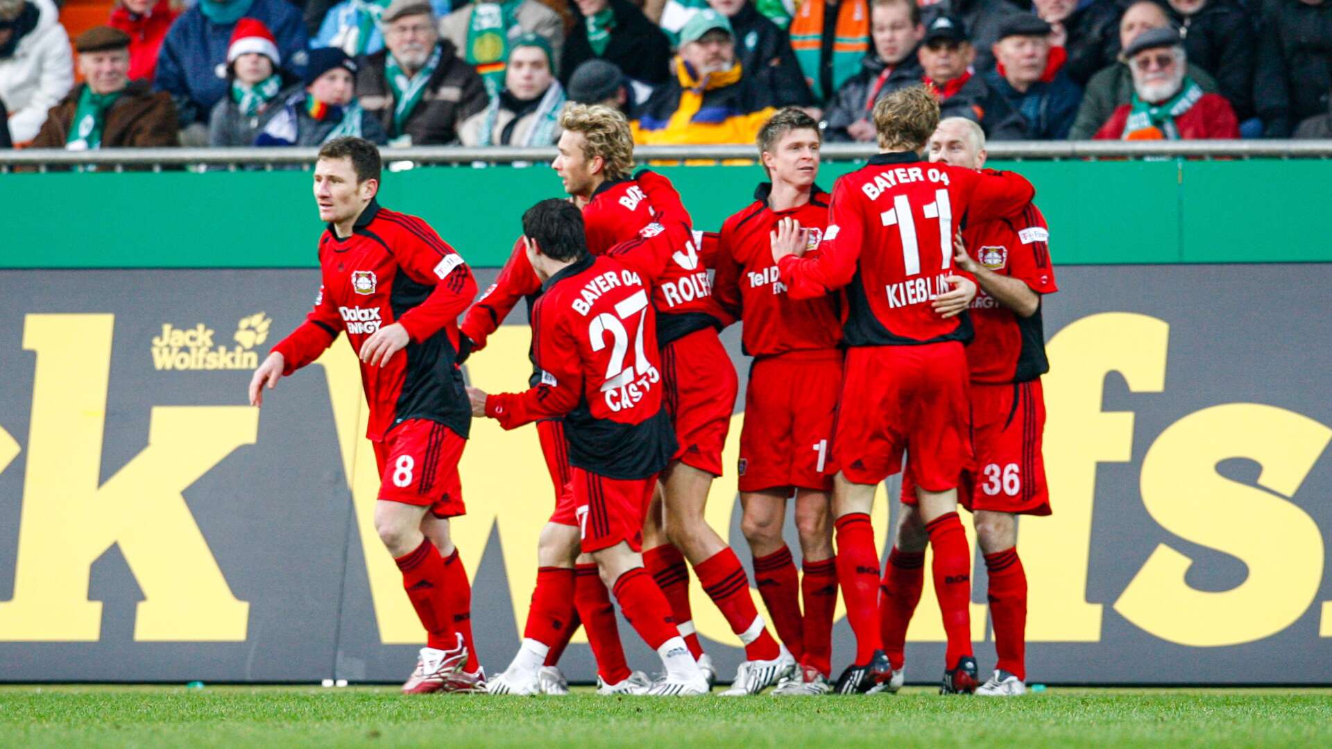 Werkself beim Torjubel