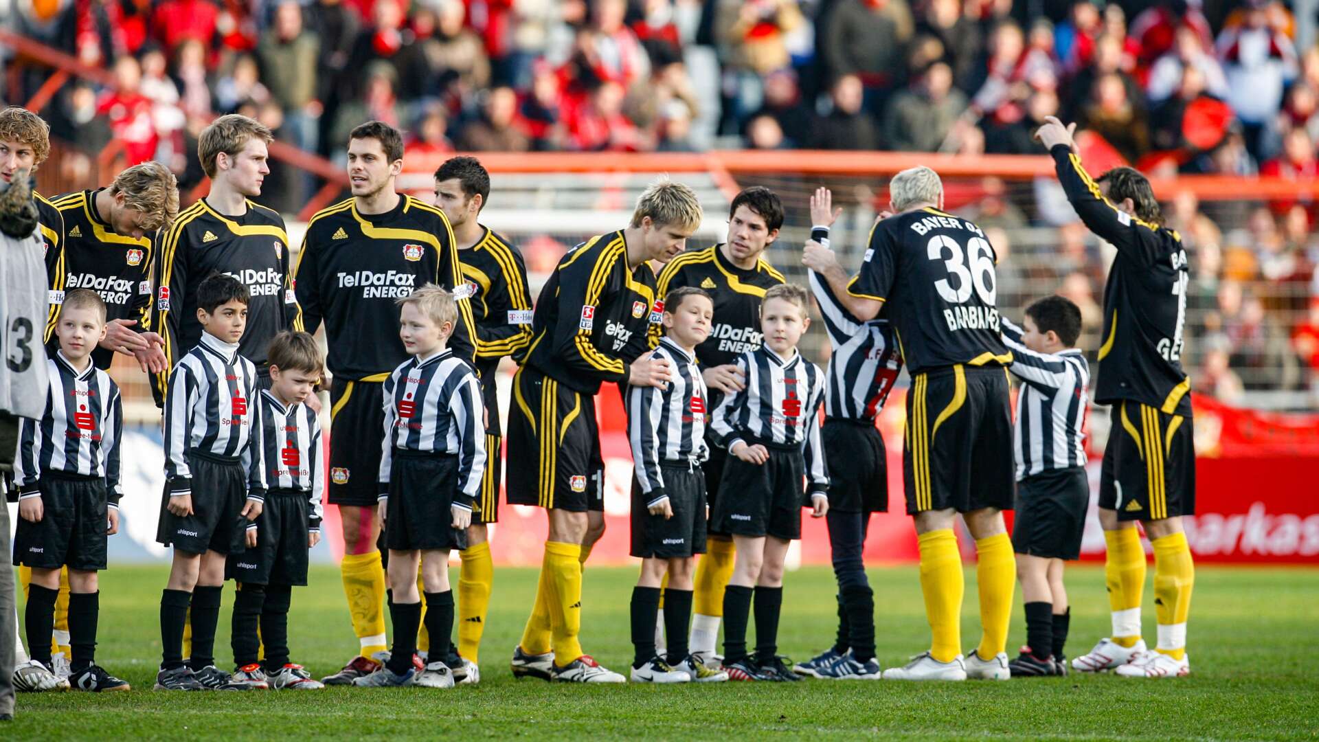 Werkself vor dem Spiel